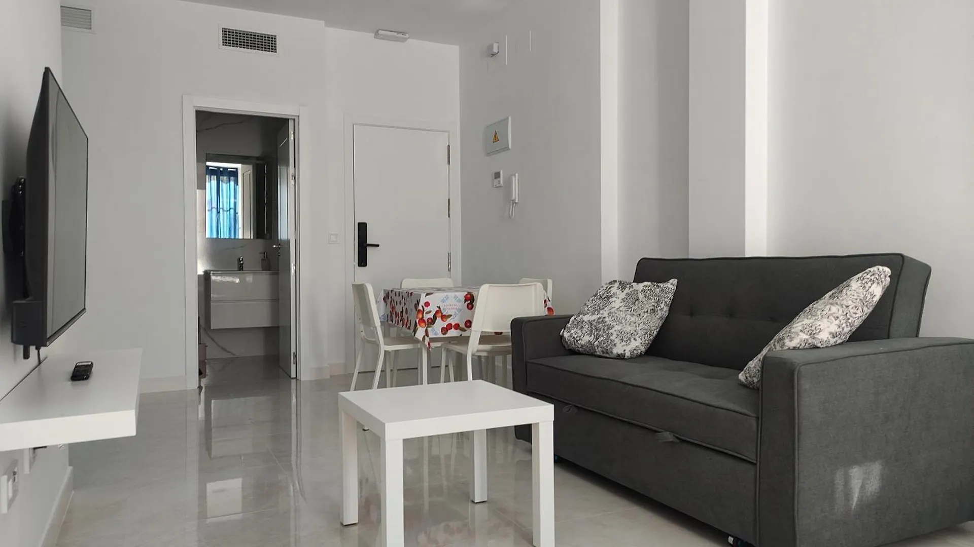 Rentalsevilla San Luis Apartment Seville